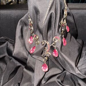 Elegant Pink Teardrop Necklace